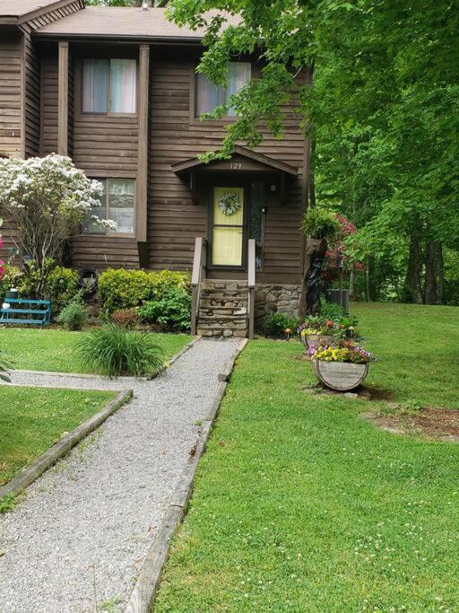 Villa J.Creek Retreat, Creekside Townhouse +1 Car Garage Maggie Valley Exterior foto