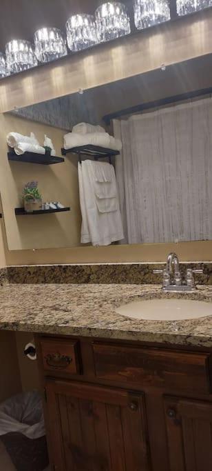 Villa J.Creek Retreat, Creekside Townhouse +1 Car Garage Maggie Valley Exterior foto